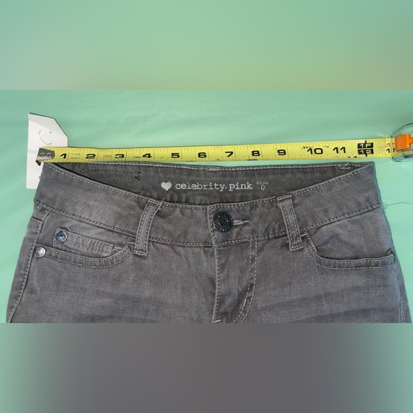 Celebrity Pink women Charcoal Skinny Jeans
NWT Size 0 Juniors - Picture 9 of 15